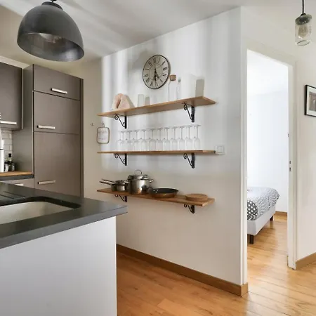 Stunning 1br Flat With Balcony Near Metro Station Daire Paris